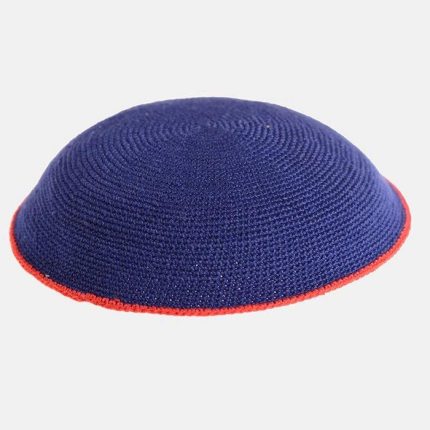 כיפה סרוגה כחולה